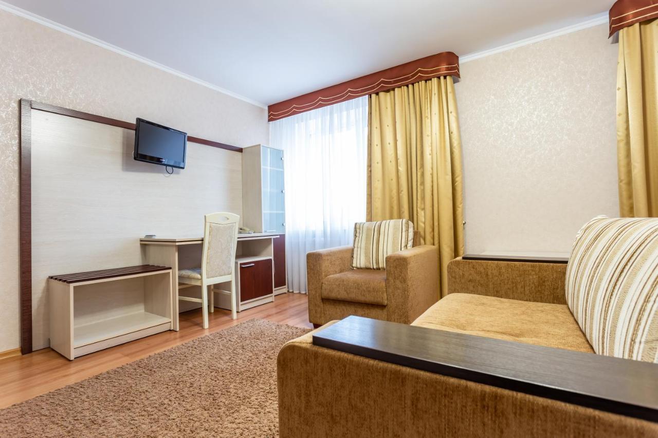 Nadzeya Hotel Gomel Exterior photo